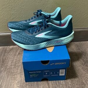 Brooks Women's Hyperion Tempo Running Shoes - Blue and Pink